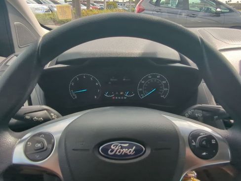 Used 2022 Ford Transit Connect XLT image 25
