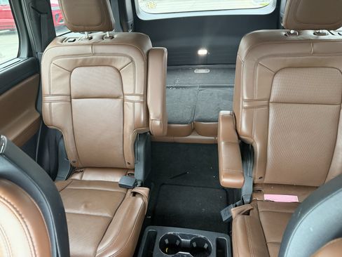Used 2020 Lincoln Aviator Reserve w/ Equipment Group 202A AWD/4WD image 6