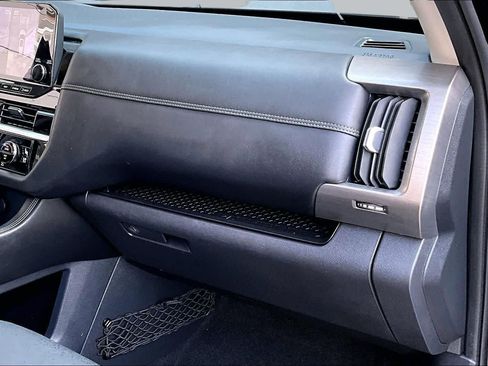 Certified 2025 Nissan Pathfinder Platinum FWD image 19
