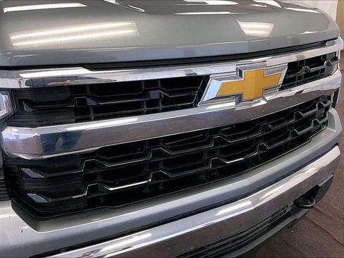 Used 2024 Chevrolet Silverado 1500 LT AWD/4WD image 29
