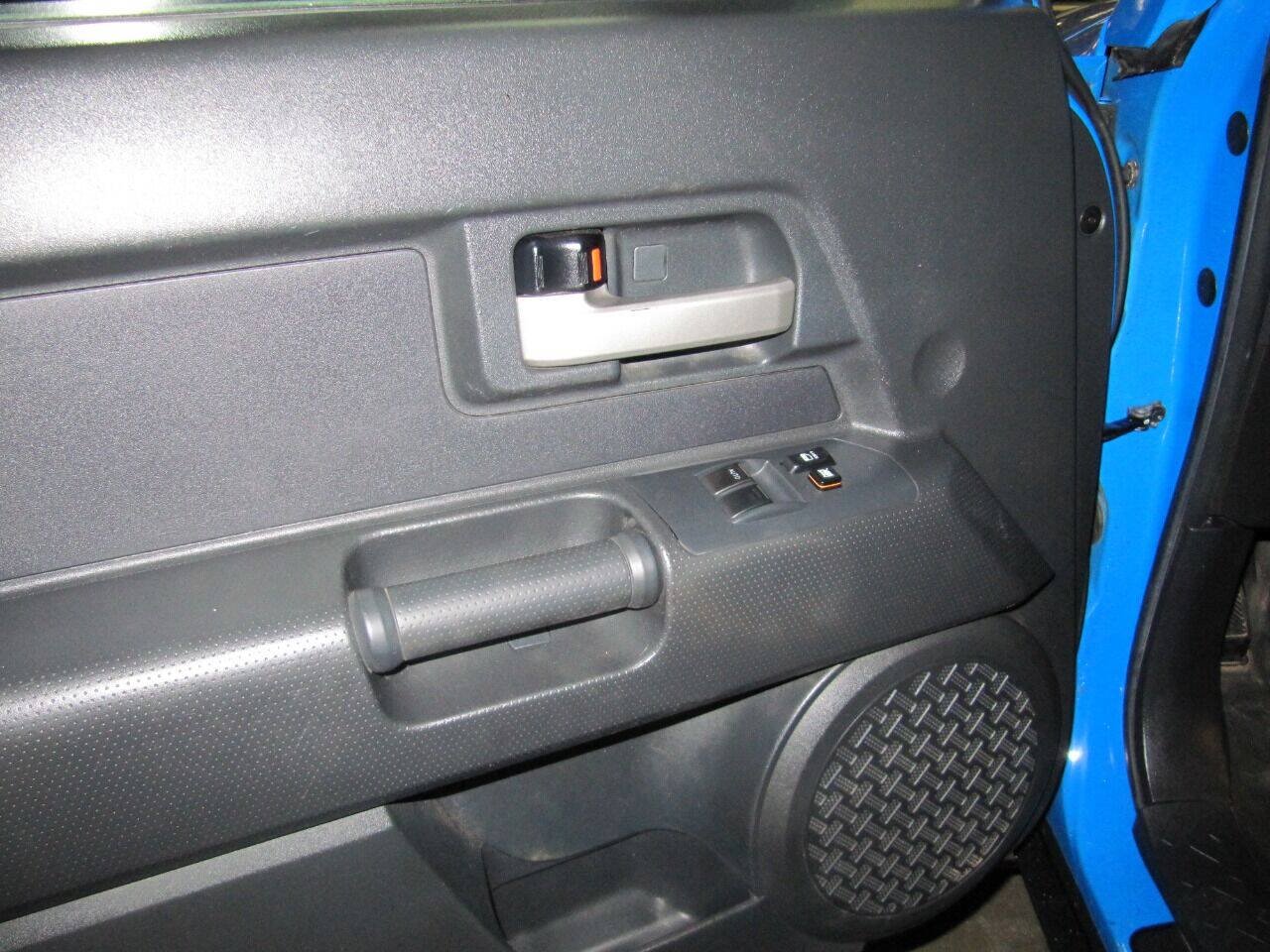 Used 2007 Toyota FJ Cruiser 4WD image 16