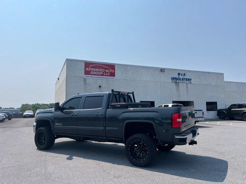 Used 2018 GMC Sierra 2500 SLE w/ HD SLE Preferred Plus Package AWD/4WD image 29