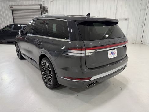 Used 2022 Lincoln Aviator Black Label AWD/4WD image 3