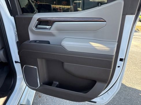 Used 2022 GMC Sierra 1500 SLT w/ SLT Convenience Package image 23