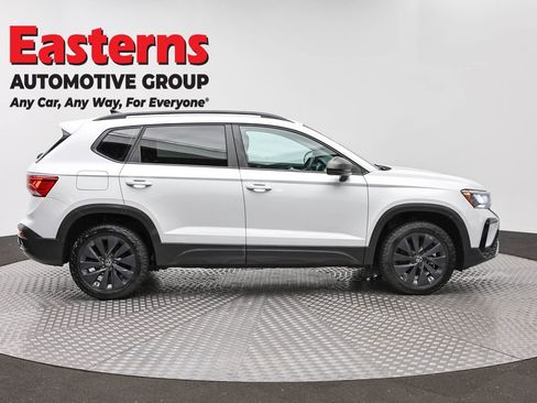 Used 2022 Volkswagen Taos S FWD image 4