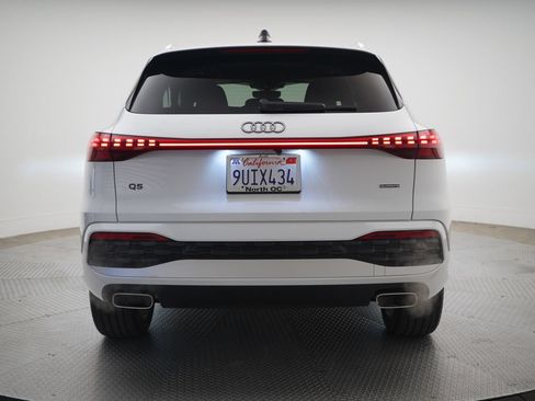 Used 2025 Audi Q5 Premium Plus w/ Premium Plus AWD/4WD image 4