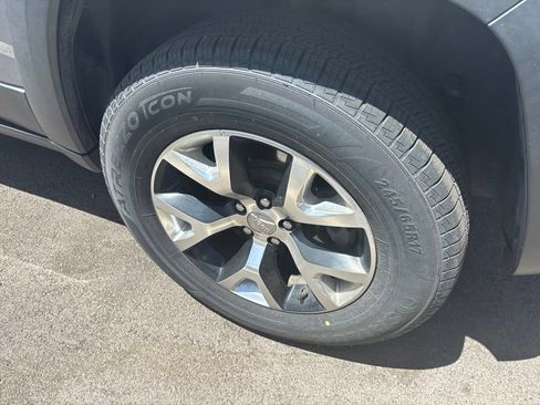 Used 2015 Jeep Cherokee Trailhawk w/ Trailer Tow Group AWD/4WD image 20