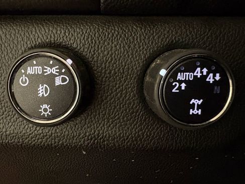 Used 2017 GMC Canyon SLE w/ SLE Convenience Package image 12