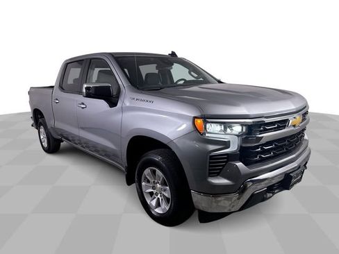 Used 2025 Chevrolet Silverado 1500 LT image 2