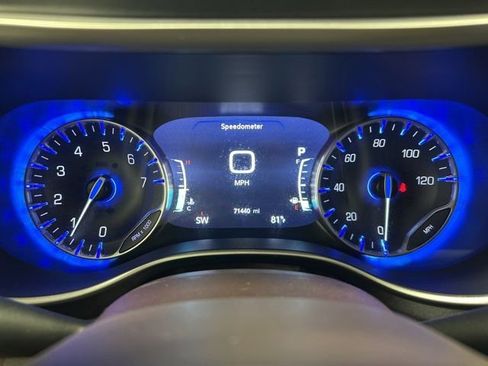 Used 2020 Chrysler Pacifica Touring-L Plus w/ Advanced Safetytec Group FWD image 25