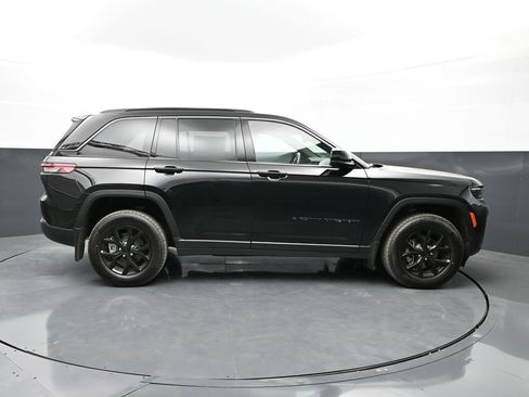 New 2026 Jeep Grand Cherokee Altitude AWD/4WD image 27