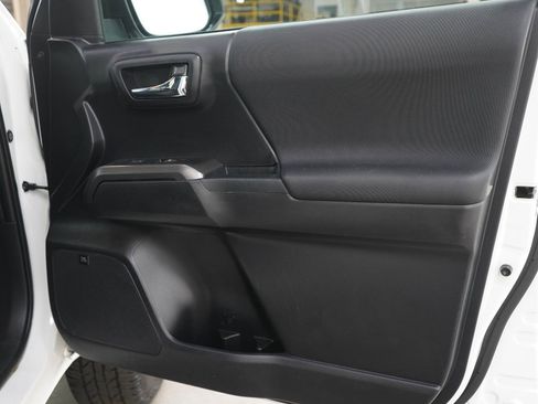 Used 2021 Toyota Tacoma TRD Pro AWD/4WD image 9