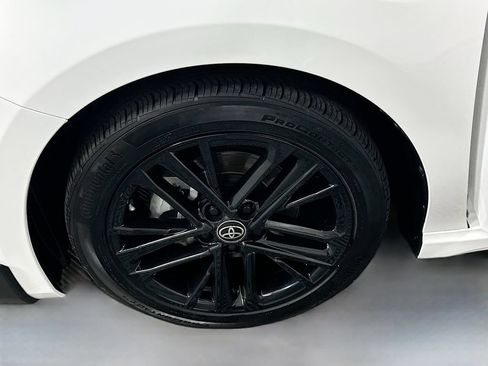 Used 2025 Toyota Camry SE w/ Convenience Package FWD image 31