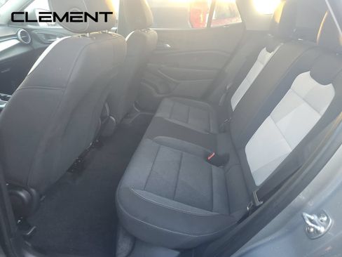 Used 2024 Chevrolet Trax LS w/ Driver Confidence Package FWD image 4