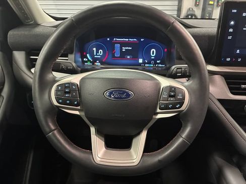 Used 2026 Ford Explorer Active w/ Active Comfort Package RWD image 14