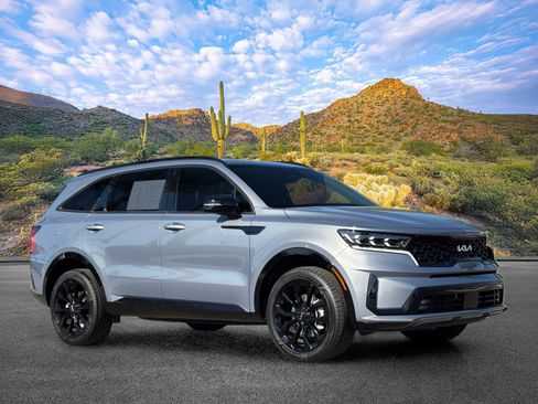 Used 2023 Kia Sorento SX AWD/4WD image 2