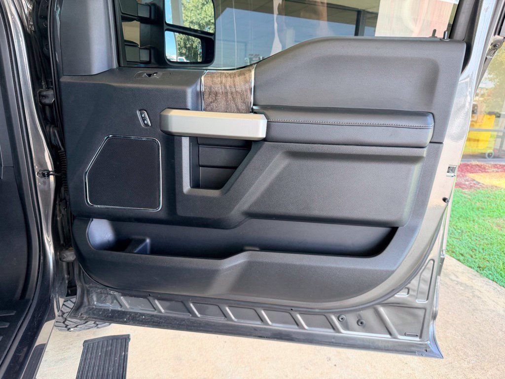 Used 2017 Ford F250 Lariat w/ Chrome Package AWD/4WD image 35