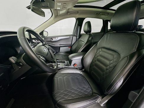 Used 2023 Ford Escape SE w/ PHEV Premium Package image 13