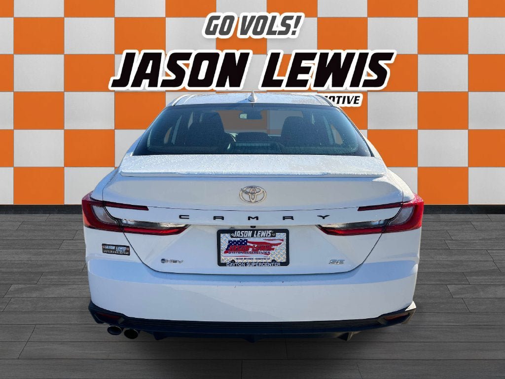 Used 2025 Toyota Camry SE FWD image 4