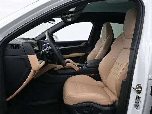 Certified 2026 Porsche Cayenne Coupe AWD/4WD image 5