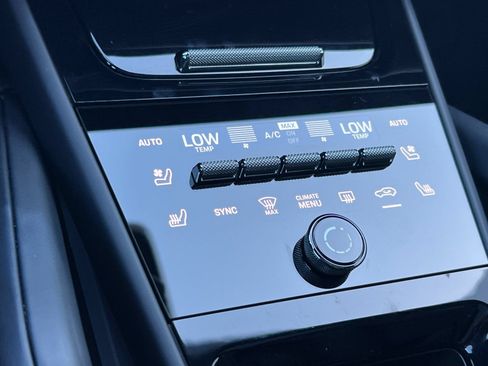 Certified 2026 Porsche Cayenne Coupe AWD/4WD image 22