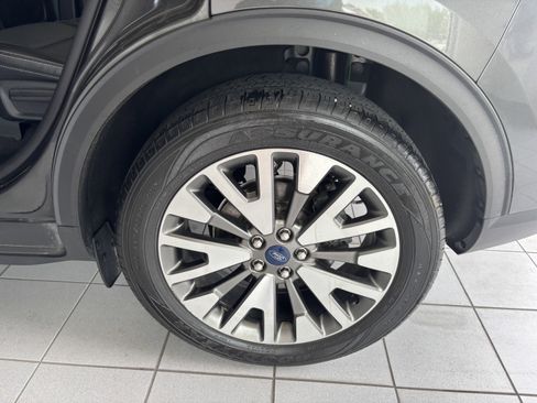 Used 2020 Ford Escape Titanium AWD/4WD image 9