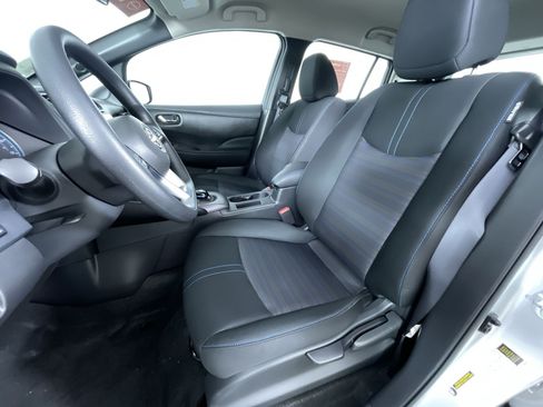 Certified 2025 Nissan Leaf S FWD image 15