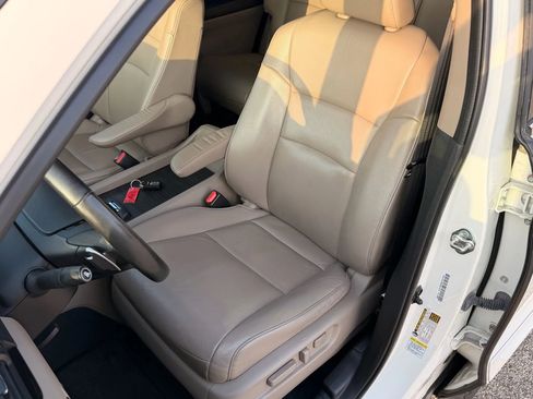 Used 2016 Honda Pilot Touring image 14