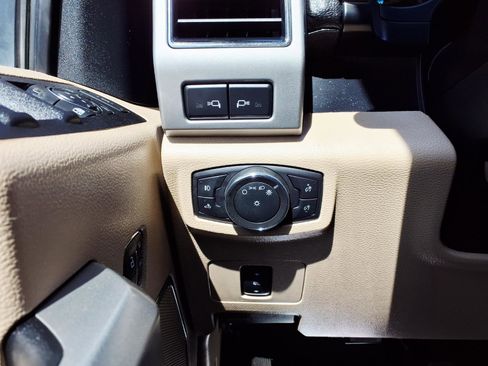 Certified 2021 Ford F250 Lariat w/ Lariat Value Package AWD/4WD image 27