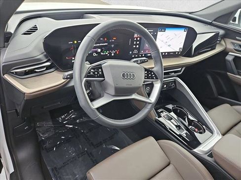 Certified 2025 Audi Q5 Premium w/ Premium Plus AWD/4WD image 10