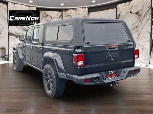 Used 2022 Jeep Gladiator Sport AWD/4WD image 4