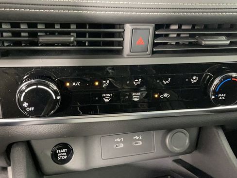 Used 2025 Nissan Rogue S FWD image 20