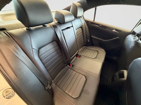 Used 2018 Volkswagen Jetta GLI image 16