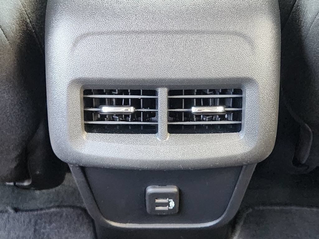 Used 2023 GMC Terrain SLE w/ Driver Convenience Package AWD/4WD image 28