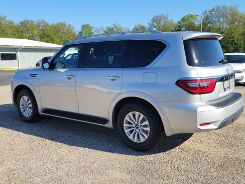 Used 2024 Nissan Armada SV AWD/4WD image 5