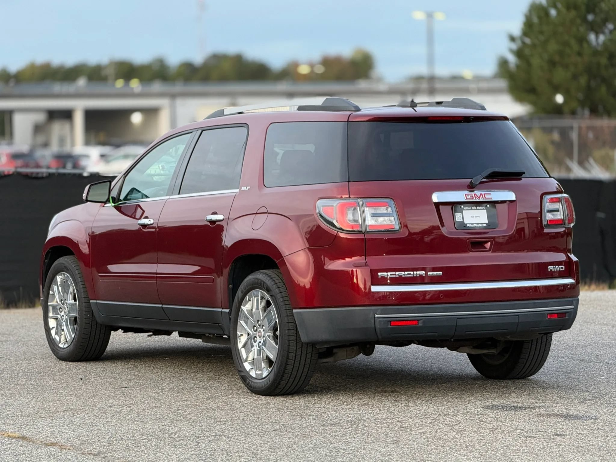 Used 2017 GMC Acadia Limited SLT AWD/4WD image 10