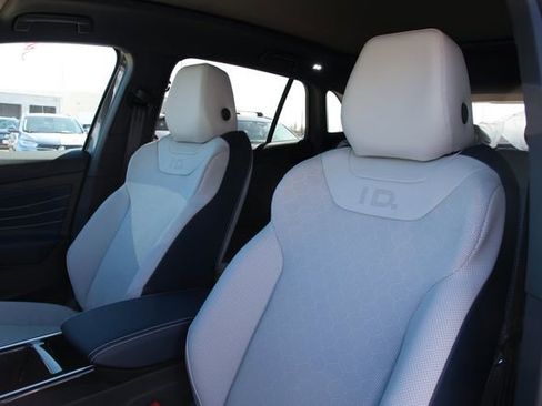 New 2025 Volkswagen ID.4 Pro S image 11
