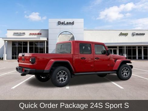 Used 2025 Jeep Gladiator Sport AWD/4WD image 4
