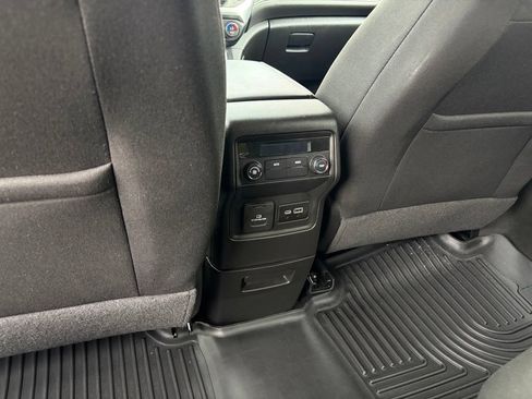 Used 2023 GMC Acadia SLE w/ Driver Convenience Package FWD image 24