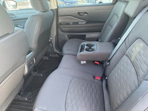 Used 2025 Nissan Pathfinder SV w/ Black Appearance Package image 23