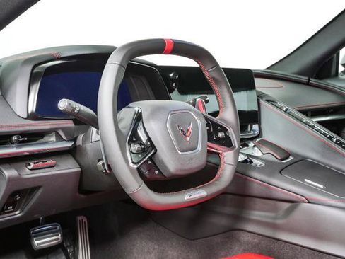 Used 2024 Chevrolet Corvette Z06 RWD image 5