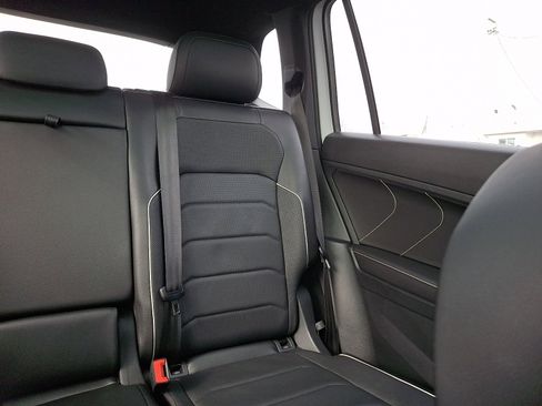 Used 2022 Volkswagen Tiguan SEL R-Line image 16