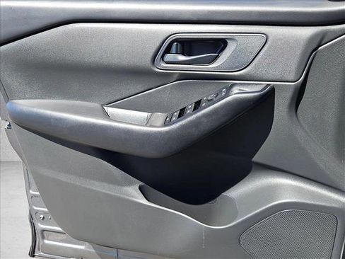 Used 2024 Nissan Rogue S FWD image 10