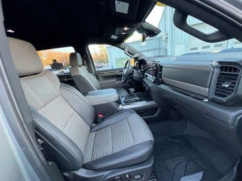 Used 2024 Chevrolet Silverado 1500 ZR2 w/ Technology Package image 17