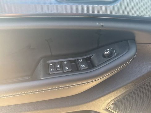 Used 2025 Jeep Grand Cherokee Laredo X image 19