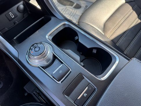 Used 2018 Ford Fusion SE w/ Equipment Group 201A image 24