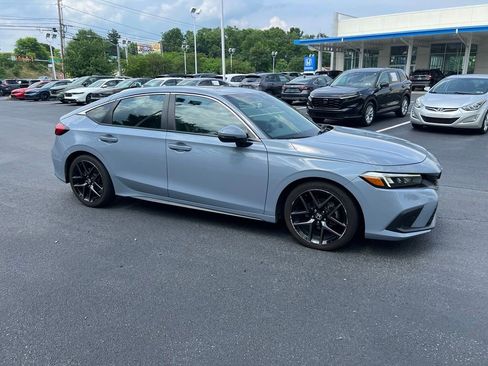 Used 2024 Honda Civic Sport Touring image 2