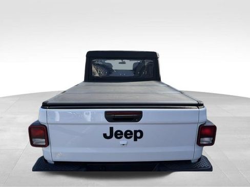 Used 2023 Jeep Gladiator Sport AWD/4WD image 8