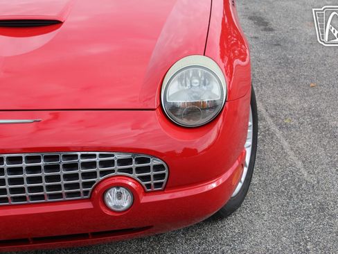 Used 2002 Ford Thunderbird image 25