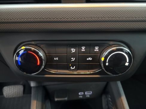 Used 2024 Chevrolet TrailBlazer LS w/ LS Convenience Package image 23